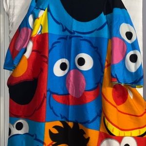 Rare Kids Sesame Street Snuggie